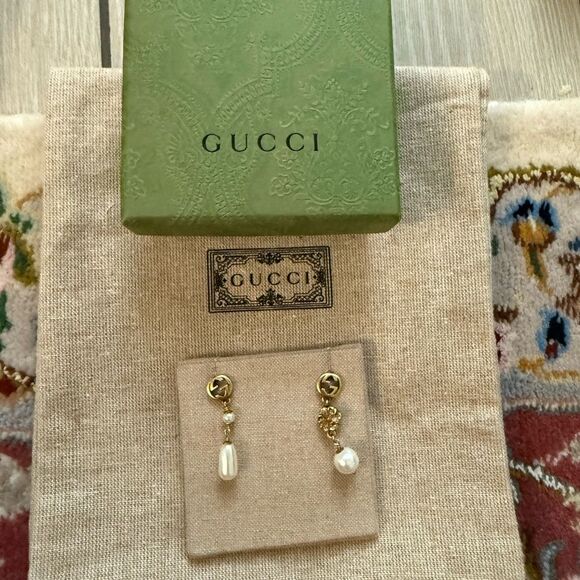 Brand new with box and dustbag Gucci Gold and White Pearl Earrings - Picture 1 of 3